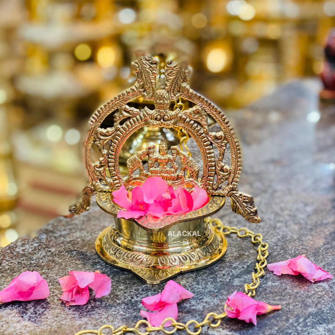 GAJALAKSHMI HANGING LAMP WITH CHAIN AND HOOKS