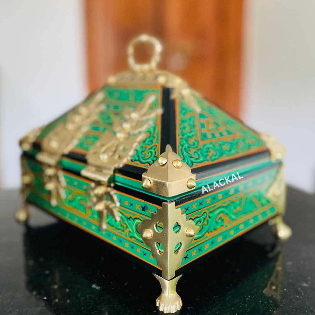 TRADITIONAL HANDCRAFTED WOODEN GREEN NETTURPETTI ( AMADAPETTI, ABHARANAPETTI, JEWEL BOX ) WITH TWO KEYS