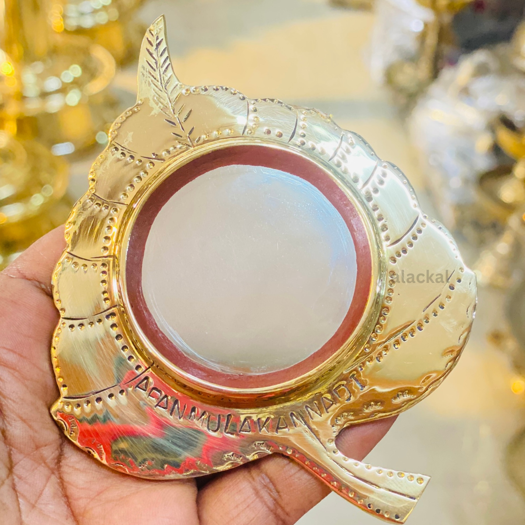 AUTHENTIC ARANMULA KANNADI ( AALILA SHAPE ) | LEAF SHAPED METAL MIRROR FOR GIFTING